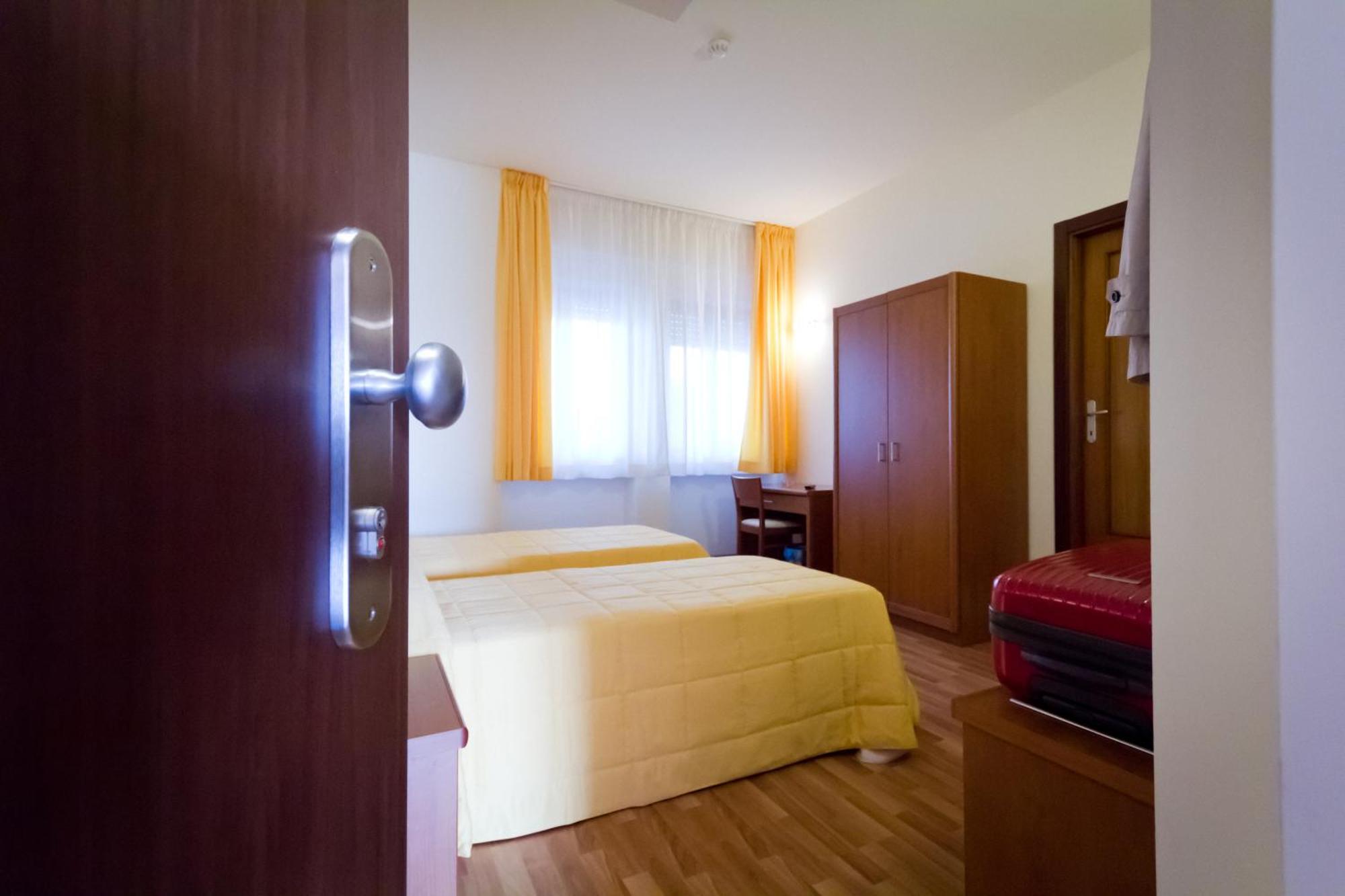 Hotel Donnini อัสซิซี ภายนอก รูปภาพ