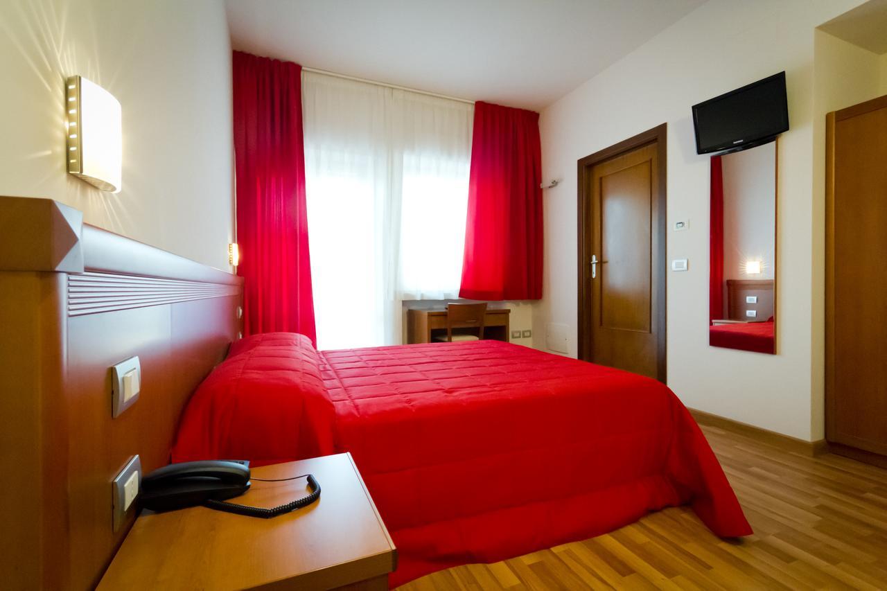 Hotel Donnini อัสซิซี ภายนอก รูปภาพ